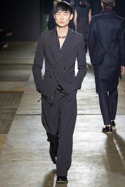 Look 38